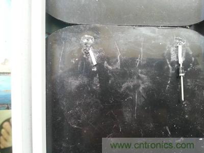 手工打造太陽(yáng)能充電照明系統(tǒng):點(diǎn)亮LED給手機(jī)充電