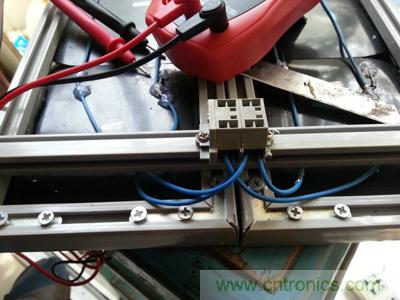 手工打造太陽(yáng)能充電照明系統(tǒng):點(diǎn)亮LED給手機(jī)充電