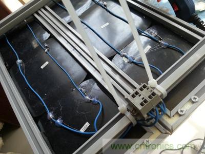 手工打造太陽(yáng)能充電照明系統(tǒng):點(diǎn)亮LED給手機(jī)充電