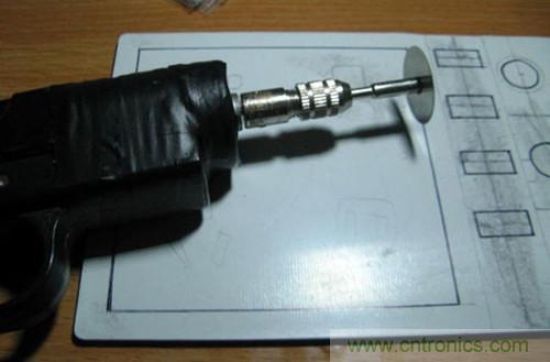 可調(diào)電源DIY:打孔,開槽