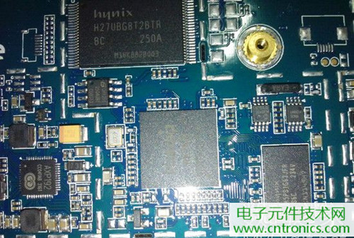 不怕摔的電紙書!一款柔性屏電子書閱讀器拆解