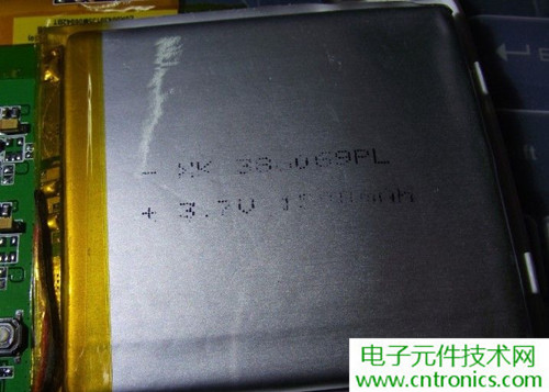 探秘電子紙！一款電紙書的電子墨水屏拆解