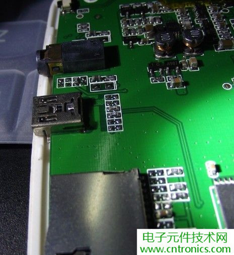 探秘電子紙！一款電紙書的電子墨水屏拆解