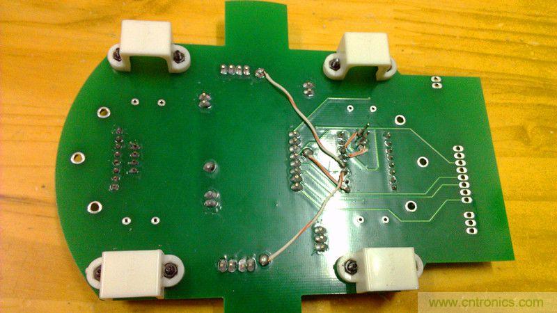 多圖殺貓!PCB版藍(lán)牙智能小車DIY