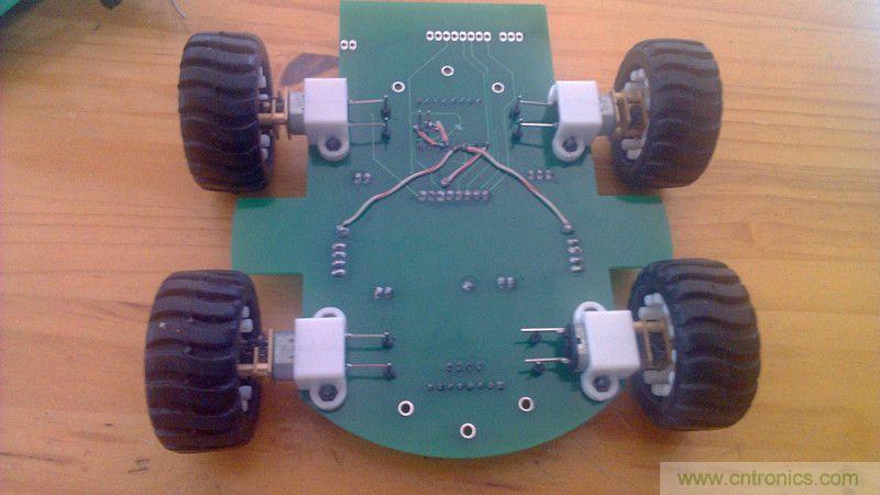 牛人力作!PCB版藍(lán)牙智能小車DIY