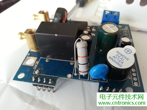 一款觸控開(kāi)關(guān)拆解，做工不錯(cuò)