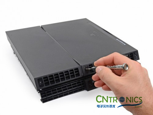 游戲機內部的秘密:逆天級拆解索尼 PALY STATION 4!