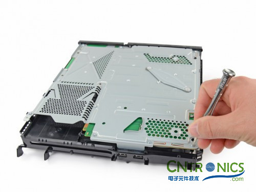 游戲機內部的秘密:逆天級拆解索尼 PALY STATION 4!