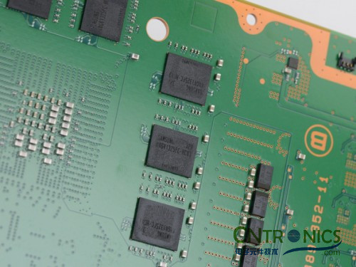 游戲機內部的秘密:逆天級拆解索尼 PALY STATION 4!