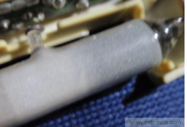 燈管，一頭黑了無法修復(fù)了