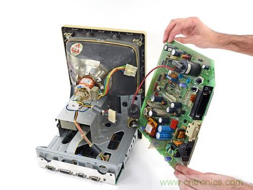 拆！古董級Macintosh 128K電腦