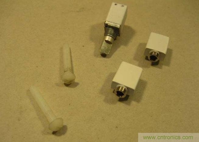 我就是這么牛！DIY IPod 耳放!