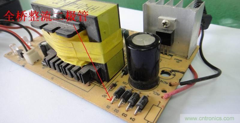 維修達人:拆解維修48V電動車充電器