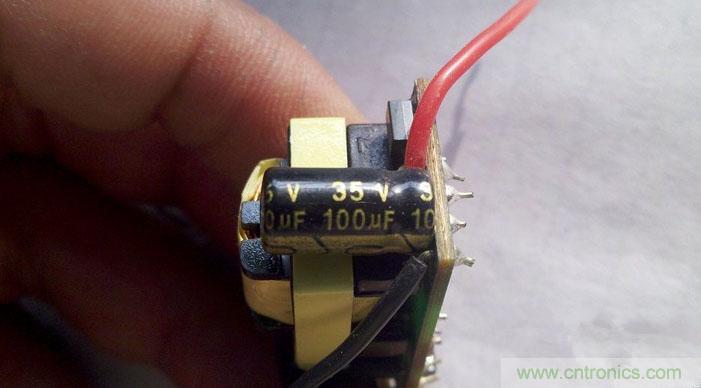 拆解狂魔:拆修4.7WLED驅動電源