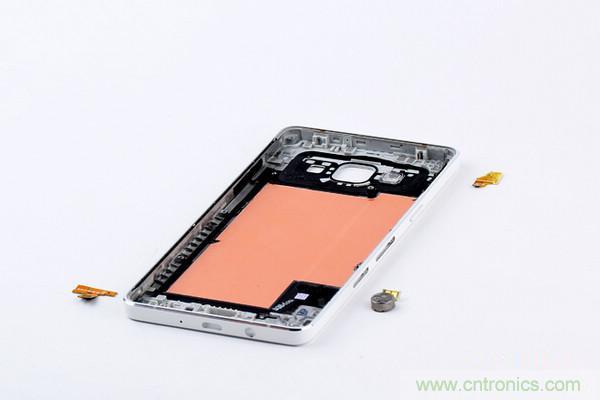 拆解狂魔荼毒新機三星金屬Galaxy A5，看槽點在何方？