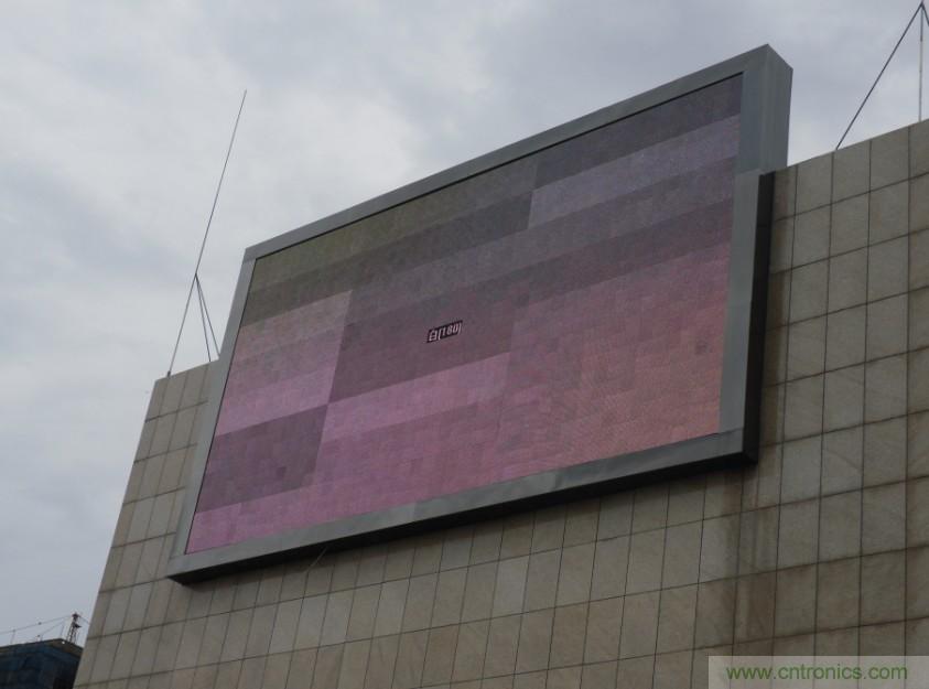 LED顯示屏突然黑屏,什么原因?如何應(yīng)對?