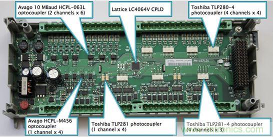 圖2:Rockwell選擇光耦作為Micro850 PLC的數字I/O電路板上的設備輸入和輸出端的核心隔離策略。