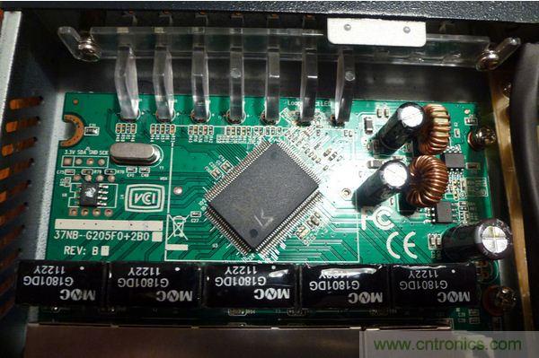 圖6：主系統電路板的細節特寫。