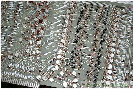 拆解也懷舊，讓人驚嘆的古董級可編程科學計算器 from 1966