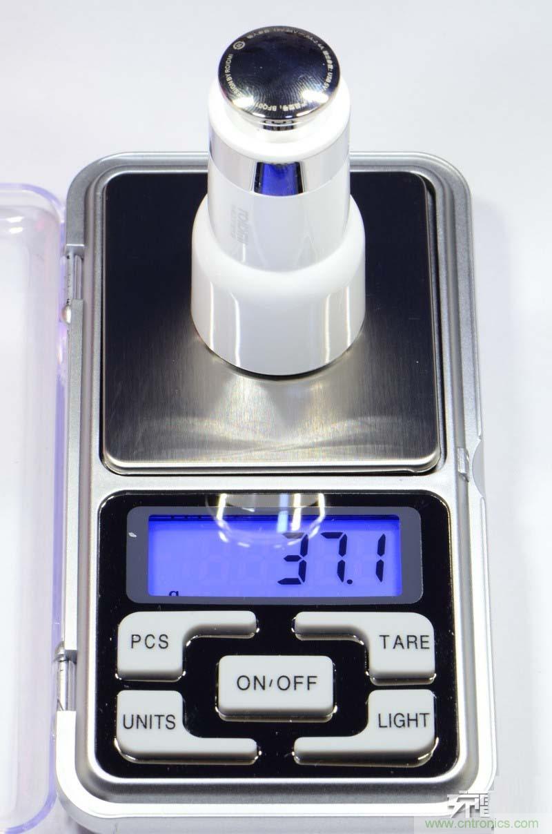 小米車載充電器拆解評(píng)測(cè)：49元能讓這枚&ldquo;子彈&rdquo;飛多遠(yuǎn)？