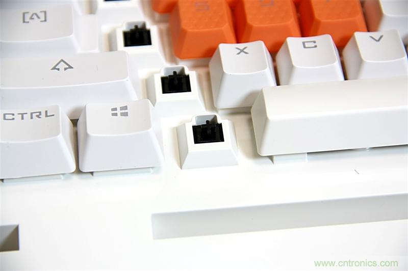 曾經(jīng)的網(wǎng)吧統(tǒng)治者&mdash;雙飛燕血手幽靈機械鍵盤，真世界最快？