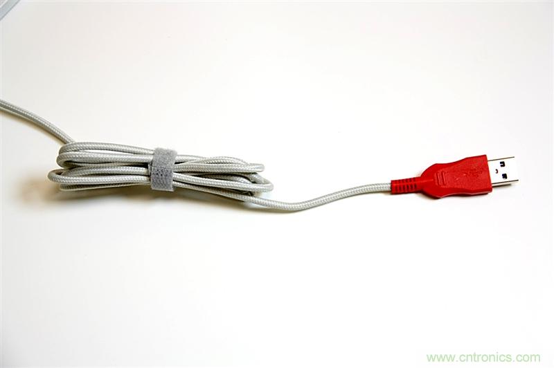 曾經(jīng)的網(wǎng)吧統(tǒng)治者&mdash;雙飛燕血手幽靈機械鍵盤，真世界最快？