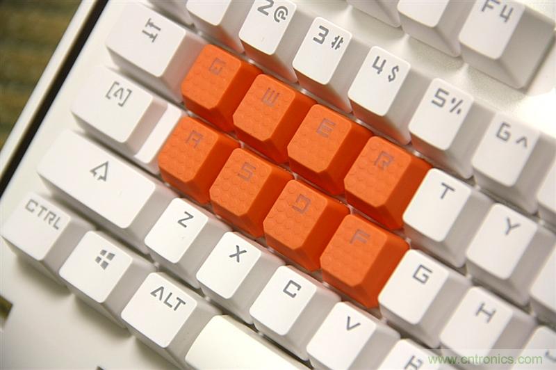 曾經(jīng)的網(wǎng)吧統(tǒng)治者&mdash;雙飛燕血手幽靈機械鍵盤，真世界最快？