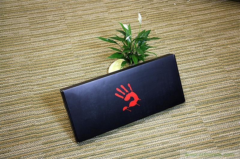 曾經(jīng)的網(wǎng)吧統(tǒng)治者&mdash;雙飛燕血手幽靈機械鍵盤，真世界最快？