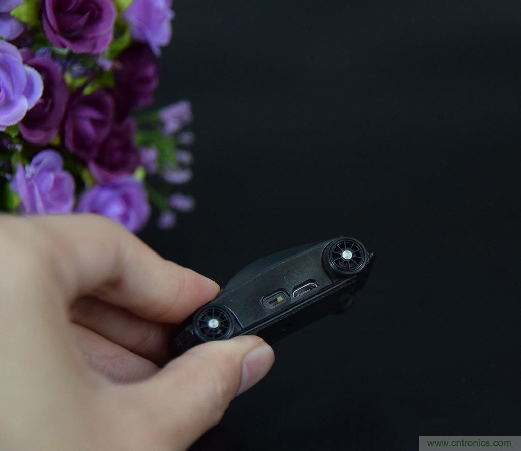 虛擬與現(xiàn)實相結(jié)合的飛車游戲,讓你體驗速度與激情的碰撞!