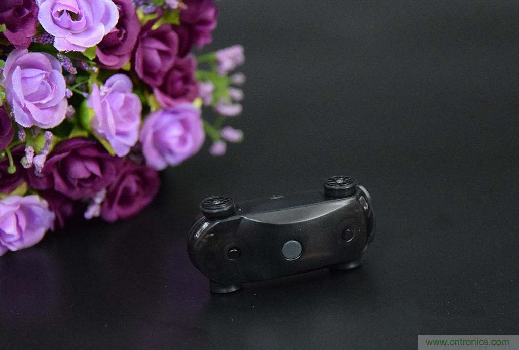 虛擬與現(xiàn)實相結(jié)合的飛車游戲,讓你體驗速度與激情的碰撞!