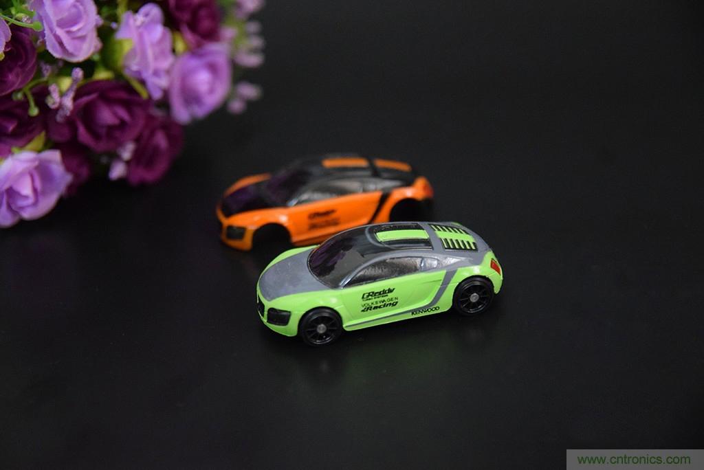 虛擬與現(xiàn)實相結(jié)合的飛車游戲,讓你體驗速度與激情的碰撞!