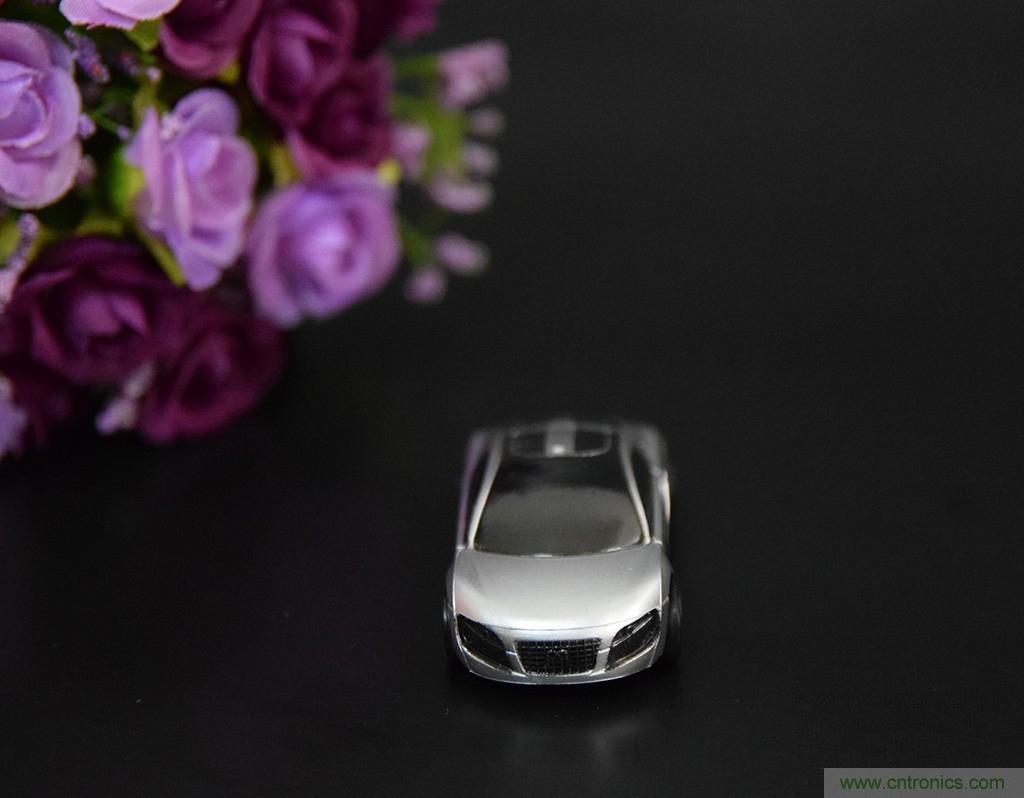 虛擬與現(xiàn)實相結(jié)合的飛車游戲,讓你體驗速度與激情的碰撞!