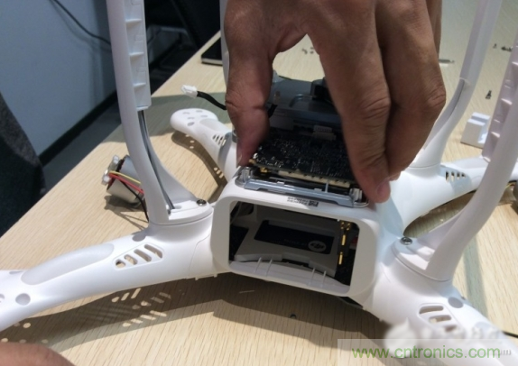 真飛機拆不著，那就來拆拆無人機&ldquo;鼻祖&rdquo;大疆吧！