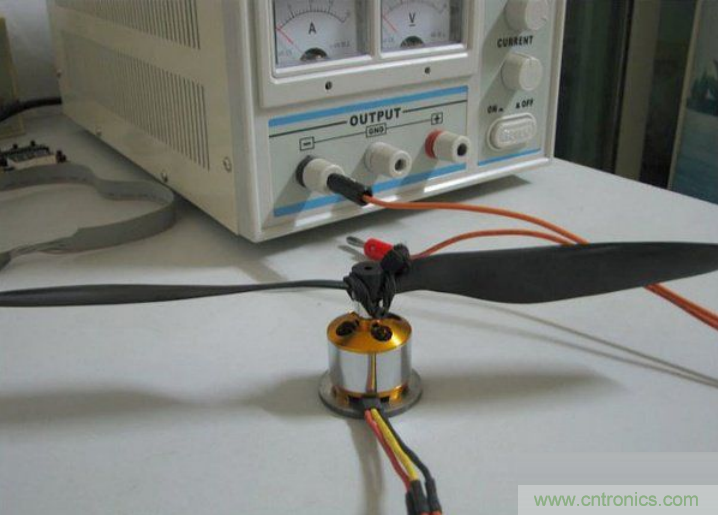 無人機 DIY 制作全過程，酷得不要不要的！