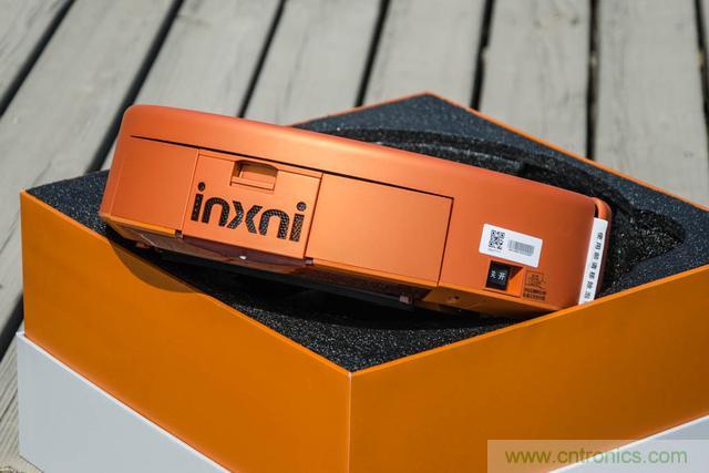 智能導(dǎo)航掃地機(jī)器人，以內(nèi)更靠譜！