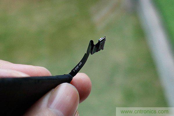 5s拆解改裝iPhone SE:120元就可愉快裝BI了