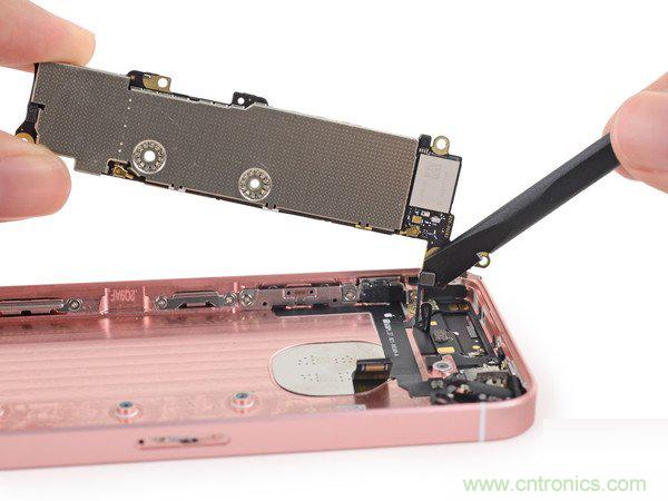 有什么地方沒有變?iPhone SE真機拆解