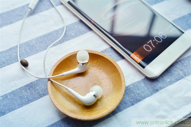 國產(chǎn)手機(jī)新標(biāo)桿-vivo Xplay5全面測評(píng)