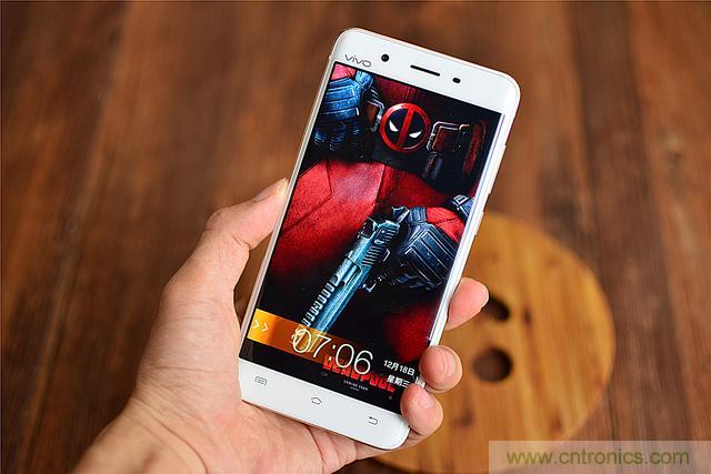 國產(chǎn)手機(jī)新標(biāo)桿-vivo Xplay5全面測評(píng)