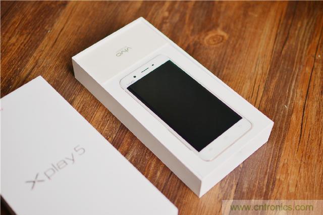 國產(chǎn)手機(jī)新標(biāo)桿-vivo Xplay5全面測評(píng)