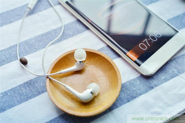 國產(chǎn)手機(jī)新標(biāo)桿-vivo Xplay5全面測評(píng)