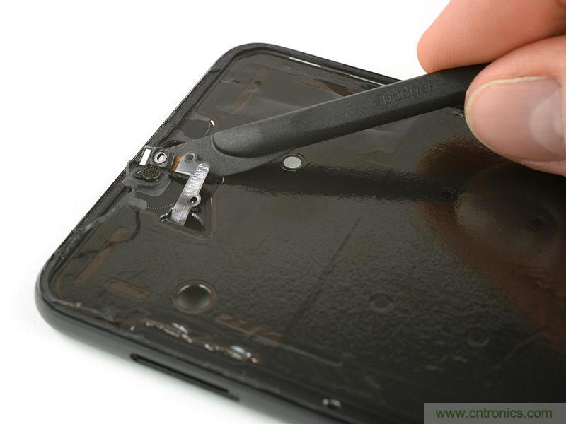 拆解華為P20 Pro:后置三攝都有硬件級光學防抖