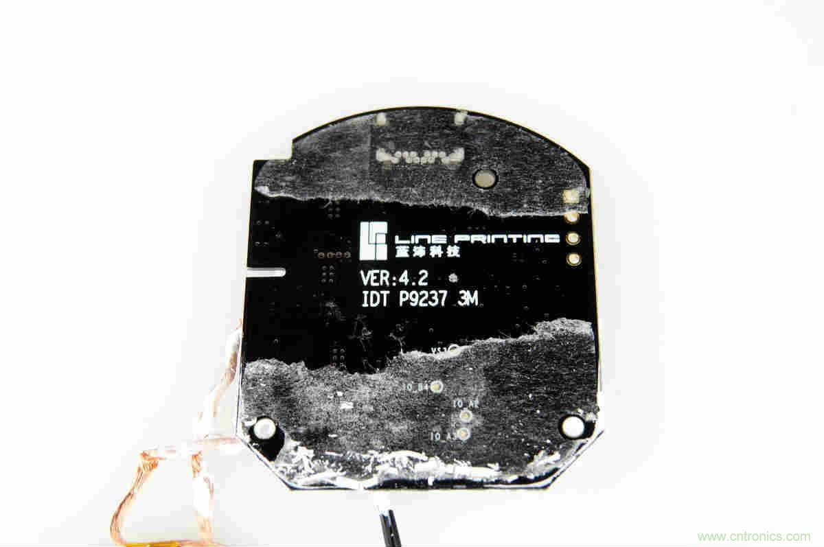 拆解對比:系出同門,小米、紫米無線充電器的差別有多大?