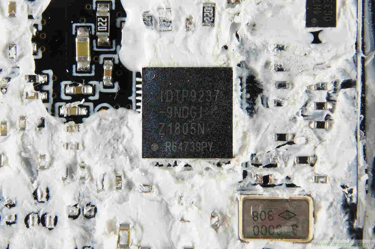 拆解對比:系出同門,小米、紫米無線充電器的差別有多大?