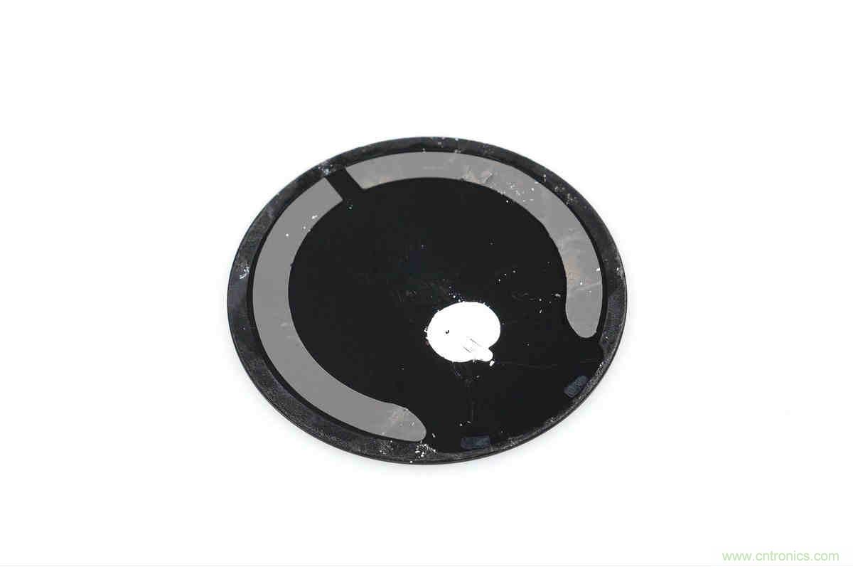 拆解對比:系出同門,小米、紫米無線充電器的差別有多大?