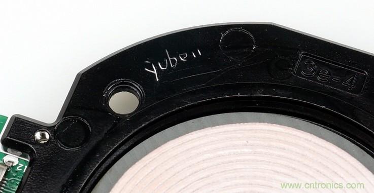 拆解對比:系出同門,小米、紫米無線充電器的差別有多大?