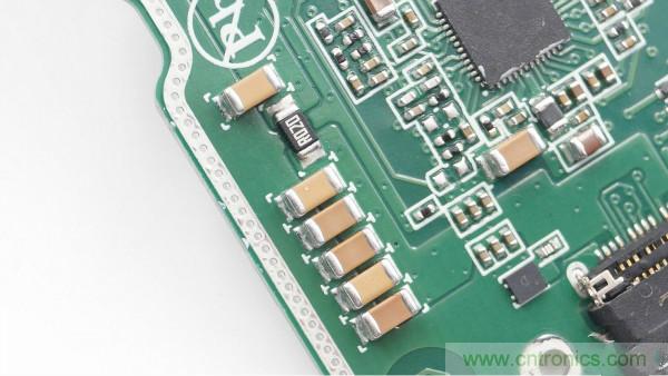 拆解華為保時捷設計快充無線充電器：憑啥能賣699？