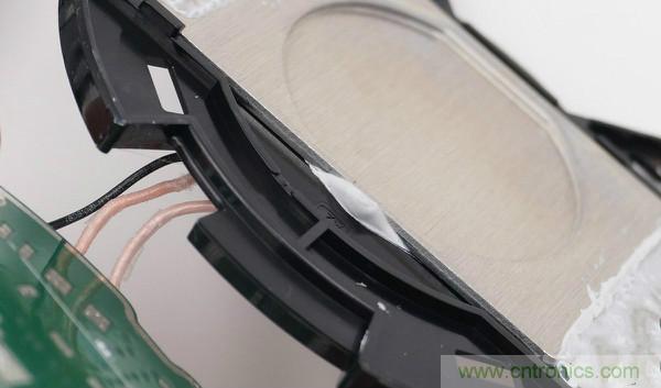 拆解華為保時捷設計快充無線充電器：憑啥能賣699？