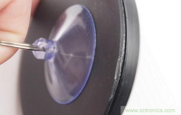 拆解華為保時捷設計快充無線充電器：憑啥能賣699？