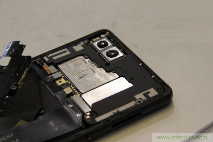 堅(jiān)果R1拆解：內(nèi)部設(shè)計(jì)究竟如何？